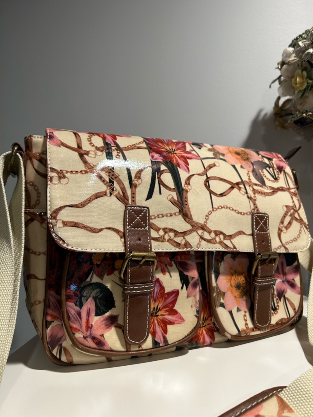 LYDC London Floral Chain Print Coated Canvas Flap Messenger Shoulder Bag NWOT - Picture 3 of 9